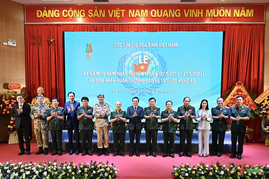/UploadStore/admin/240527 Ky niem 10 nam VNPKO va nhan HCBVTQ hang 3/08.jpg